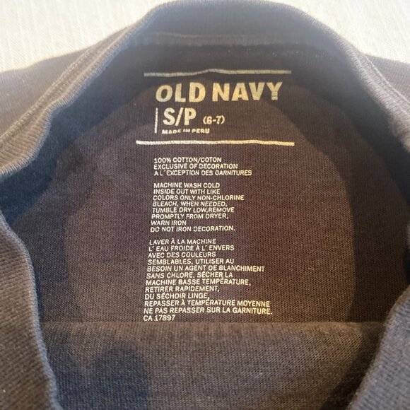 Old Navy Boys Small 6-7 Black Short Sleeve Guitar Theme T-Shirt - Picture 3 of 3